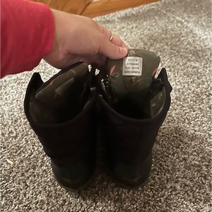 Black Sperry Duck Boots Size 7
